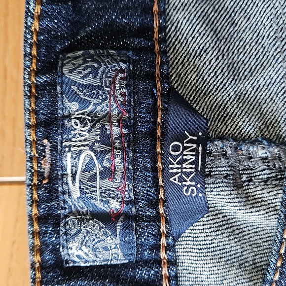 Silver Jeans AIKO Skinny in Dark Wash Blue Denim, Size 27 - Picture 9 of 16